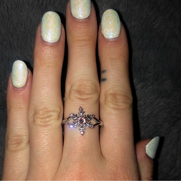 NWT Pink and Silver Fragrant Jewels Snowflake Ring - Picture 2 of 4